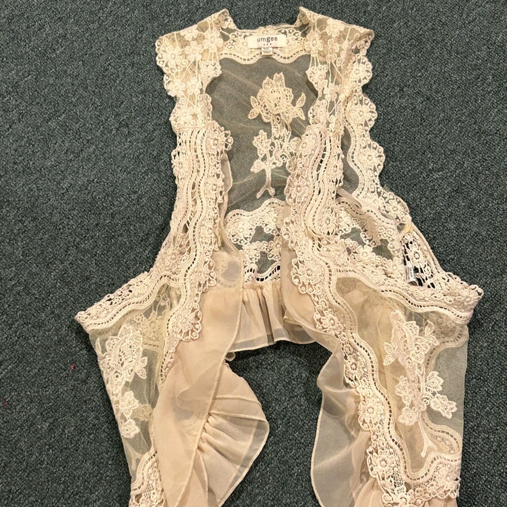 White lace vest